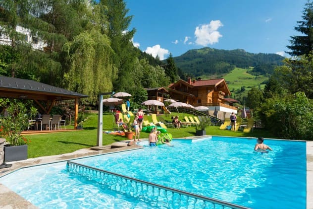 Abk&uuml;hlung im hauseigenen Pool 