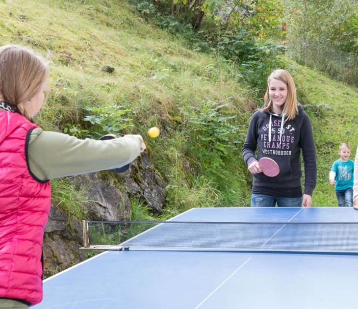 Tischtennnis am Spielplatz von Hotel Dorfer